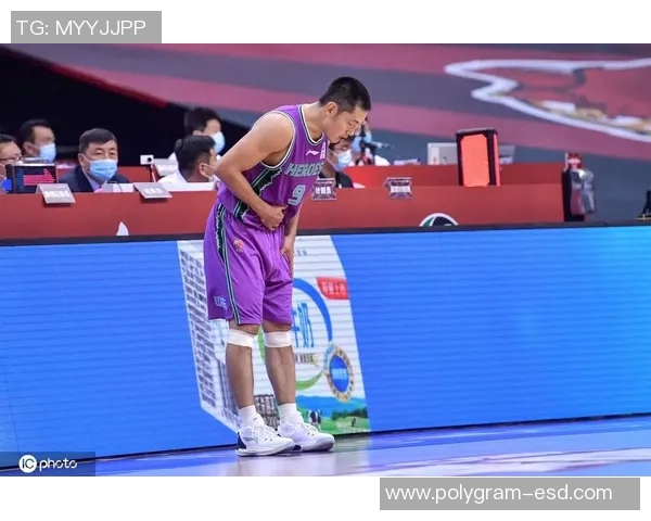 张庆鹏：从篮球场上的拼搏者到人生舞台的奋斗者的励志故事